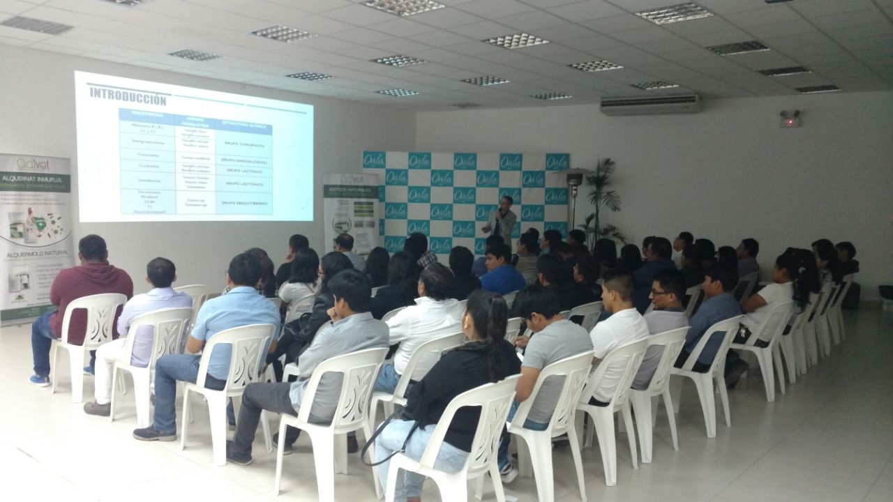 More than 60 producers of birds and pigs from Chincha attend a conference presented by Biovet