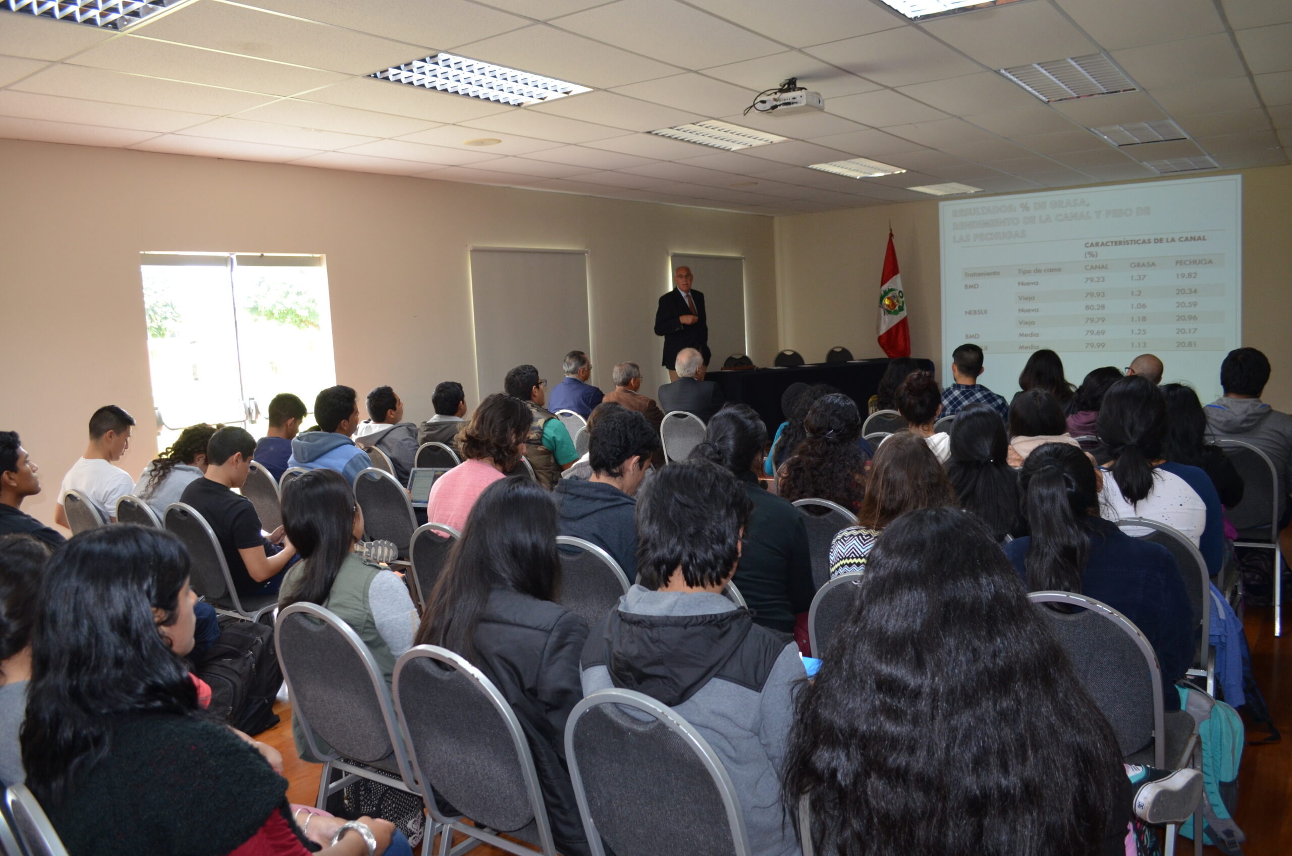The conference about pronutrients at the Scientific University of the South (Lima)