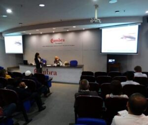 Patologías más importantes en avicultura y en la producción de salmones